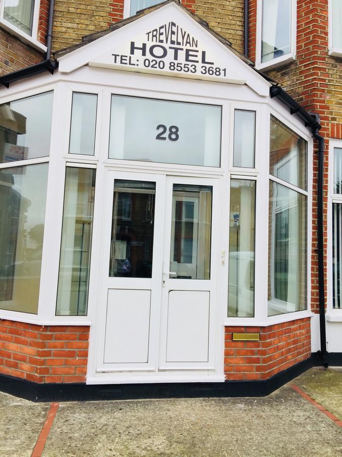 Trevelyan Hotel Ilford Exterior photo
